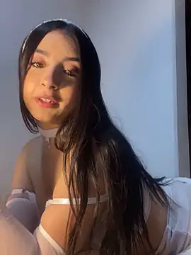 MagieeThomson online show from October 2025 10:54:02 PM