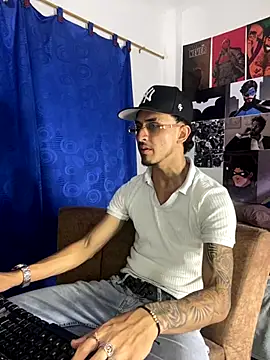 Snapshot of Zayn_kane chatting on October 2025 12:22:02 AM Zayn kane online show from October 2025 12:22:02 AM
