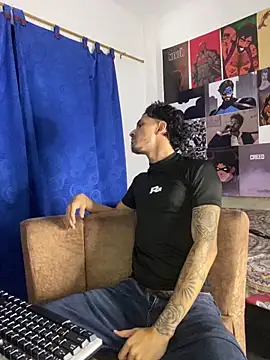 Snapshot of Zayn_kane chatting on October 2025 03:39:02 AM Zayn kane online show from October 2025 03:39:02 AM