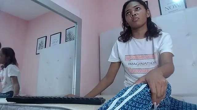 willow smitt online show from September 2025 12:33:01 PM