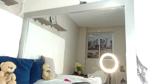 willow smitt online show from November 2025 12:22:01 PM