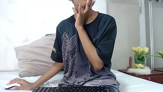 willow smitt online show from October 2025 11:56:01 AM