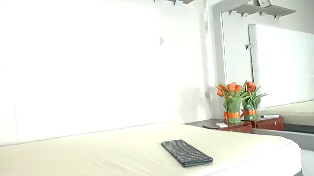 willow smitt online show from October 2025 01:12:02 PM