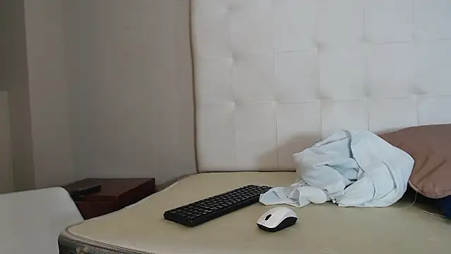 willow smitt online show from January 2026 12:12:02 PM