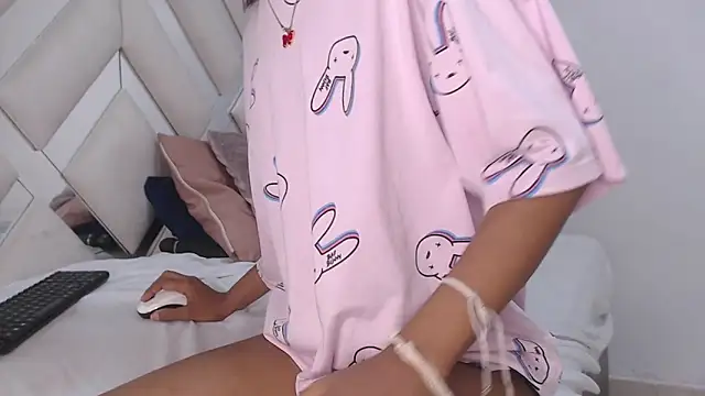 willow smitt online show from March 2026 02:32:01 PM