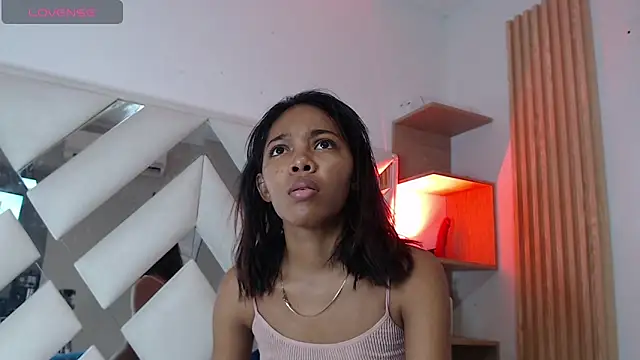 Snapshot of willow_smitt chatting on May 2026 01:29:01 PM willow smitt online show from May 2026 01:29:01 PM