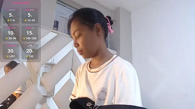 willow smitt online show from March 2026 02:01:01 PM