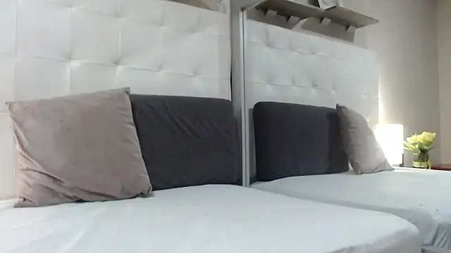 willow smitt online show from October 2025 12:28:01 PM