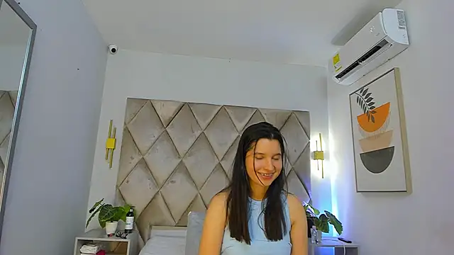 lucianasmith  online show from March 2025 02:58:02 PM