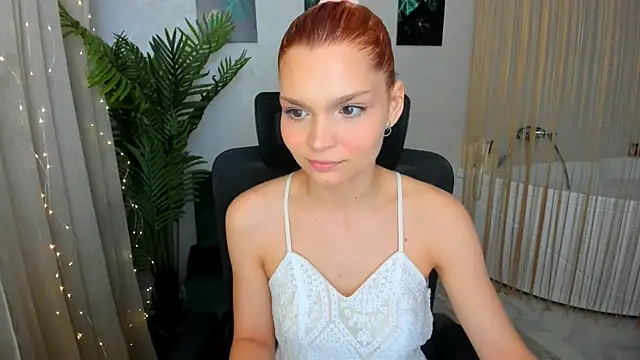 Snapshot of YourSweetMiley chatting on March 2025 10:49:02 AM YourSweetMiley online show from March 2025 10:49:02 AM
