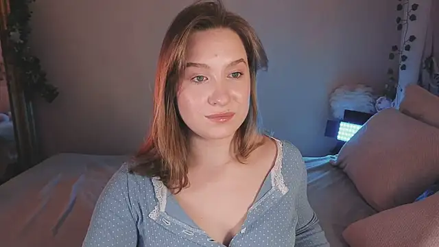Snapshot of saint_trisha chatting on April 2026 08:24:01 PM saint trisha online show from April 2026 08:24:01 PM