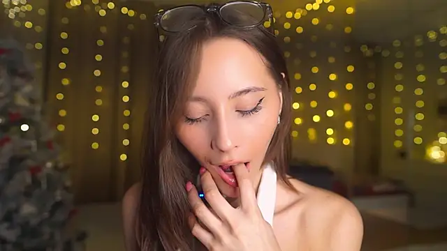 EditaBails online show from December 2025 07:16:02 PM