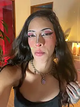 Lia Valmont online show from April 2026 02:40:02 AM