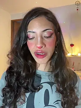 Lia Valmont online show from April 2026 08:05:01 AM