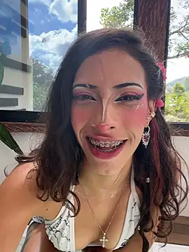 Lia Valmont online show from April 2026 07:59:02 PM