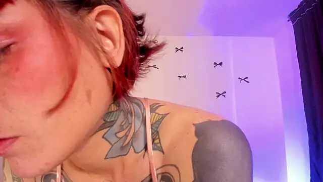 Alessamoth online show from July 2026 05:57:01 PM