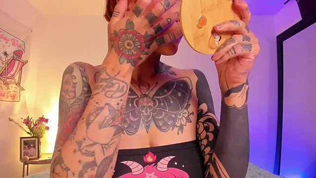 Snapshot of Alessamoth chatting on February 2026 06:37:02 PM Alessamoth online show from February 2026 06:37:02 PM