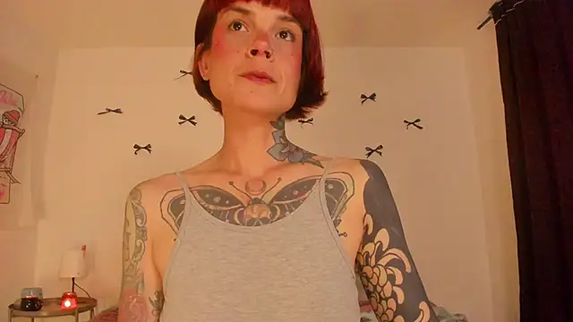 Alessamoth online show from June 2026 08:28:01 PM