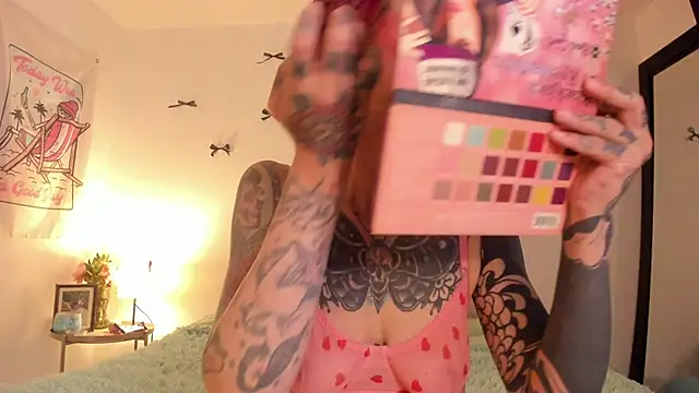 Alessamoth online show from April 2026 07:15:02 PM