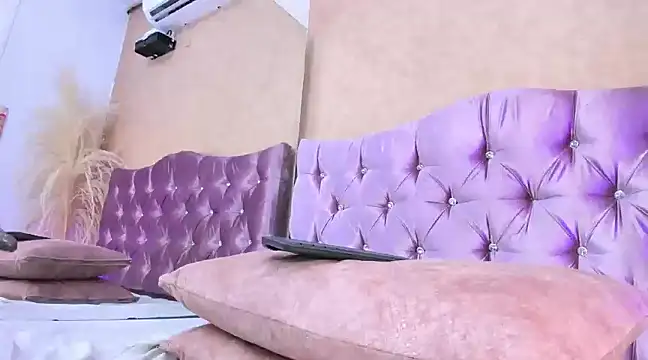 Snapshot of KarlajSmith chatting on March 2025 04:45:02 PM KarlajSmith online show from March 2025 04:45:02 PM