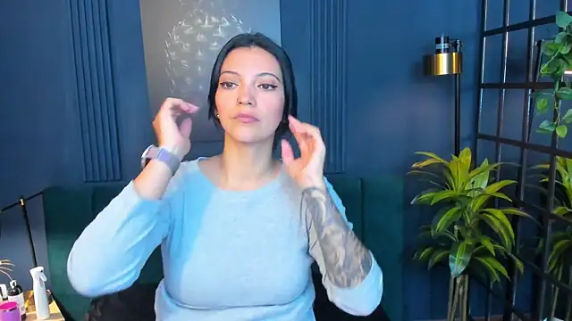 Snapshot of roxy_hell chatting on December 2025 12:31:01 PM roxy hell online show from December 2025 12:31:01 PM