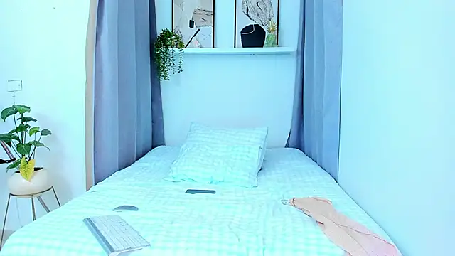 roxy hell online show from March 2026 09:09:01 PM