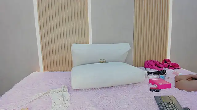 Snapshot of stephany_summer chatting on October 2025 04:11:01 AM stephany summer online show from October 2025 04:11:01 AM