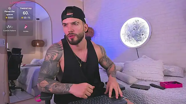 OLIVER COLT online show from March 2026 02:33:02 AM