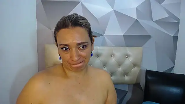 Milf-Prettyboobs online show from December 2025 10:48:02 PM