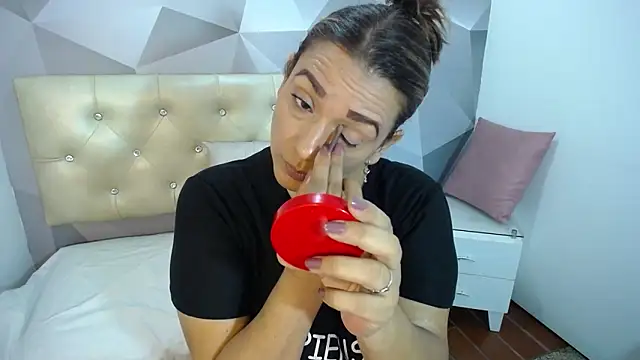 Milf-Prettyboobs online show from October 2025 11:11:02 AM