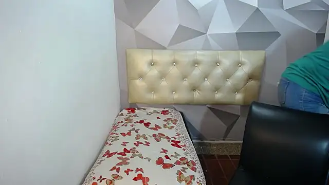 Milf-Prettyboobs online show from November 2025 10:49:02 AM