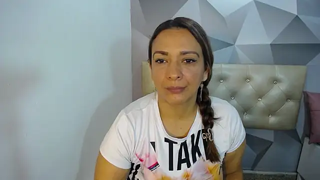 Milf-Prettyboobs online show from December 2025 10:58:02 AM