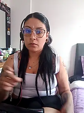 Snapshot of DaniPoison chatting on October 2025 03:14:02 PM DaniPoison online show from October 2025 03:14:02 PM