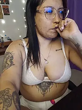 DaniPoison online show from May 2026 09:46:01 PM