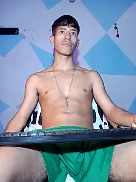 dareck 18 online show from April 2026 12:39:01 AM