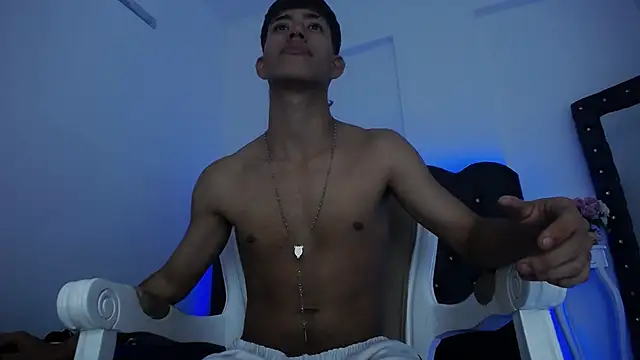 dareck 18 online show from March 2025 07:20:01 AM