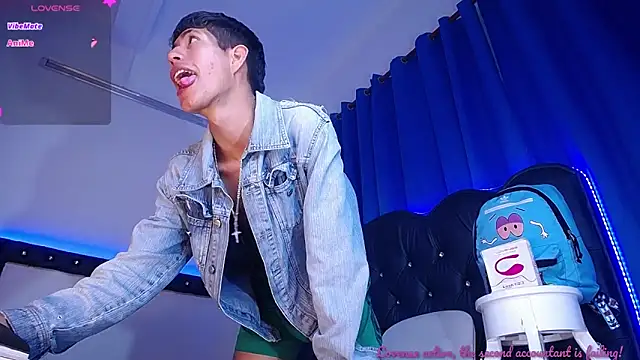 dareck 18 online show from September 2025 12:11:01 PM