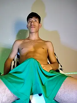 dareck 18 online show from March 2026 12:02:01 AM