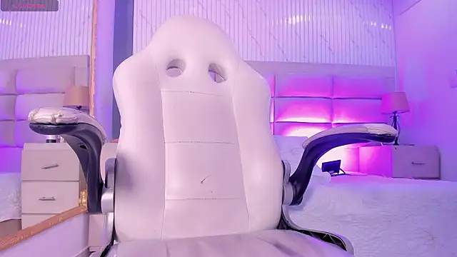 NaomiFrost online show from January 2026 07:12:01 PM