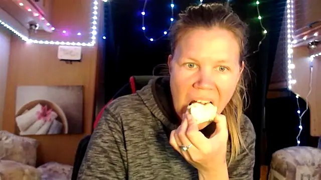 CallMeMaria online show from March 2025 11:51:01 AM