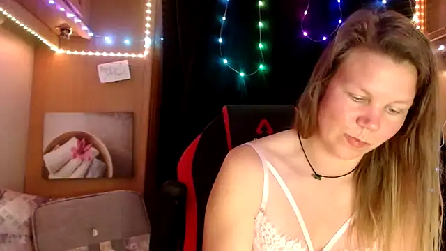 CallMeMaria online show from March 2025 02:05:02 PM