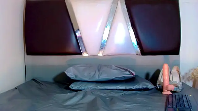 Snapshot of alexsandra_kiss chatting on November 2025 12:20:01 PM alexsandra kiss online show from November 2025 12:20:01 PM