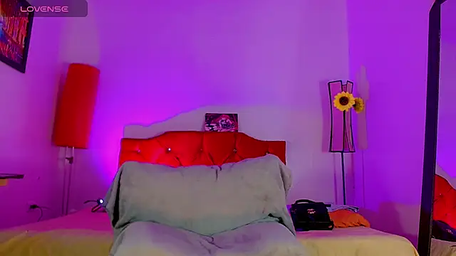 alexsandra kiss online show from April 2026 11:33:01 AM