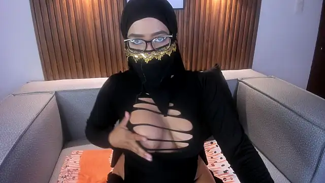 Sasha Anaan online show from March 2025 12:04:01 PM
