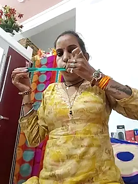 Hotty-Nidhi online show from November 2025 01:38:01 PM