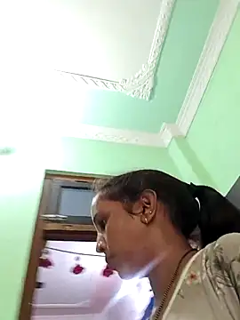 Hotty-Nidhi online show from November 2025 04:38:02 AM