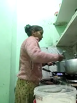 Hotty-Nidhi online show from November 2025 04:06:02 PM