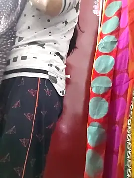 Hotty-Nidhi online show from December 2025 04:02:02 AM