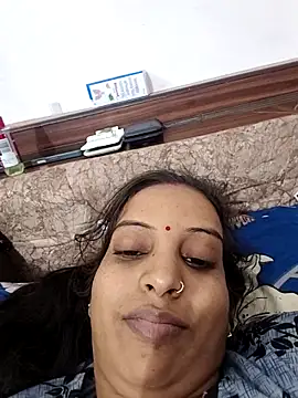 Hotty-Nidhi online show from November 2025 03:43:02 AM