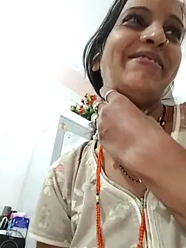 Hotty-Nidhi online show from October 2025 04:45:02 AM